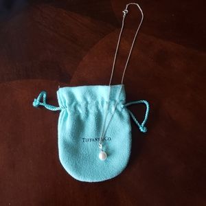 NEW Tiffany and Co Pearl Necklace